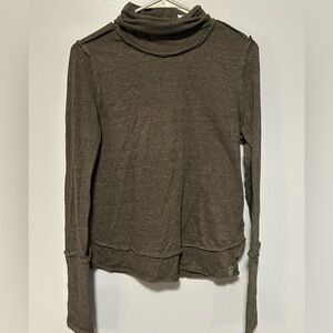 Free people turtle neck shirt